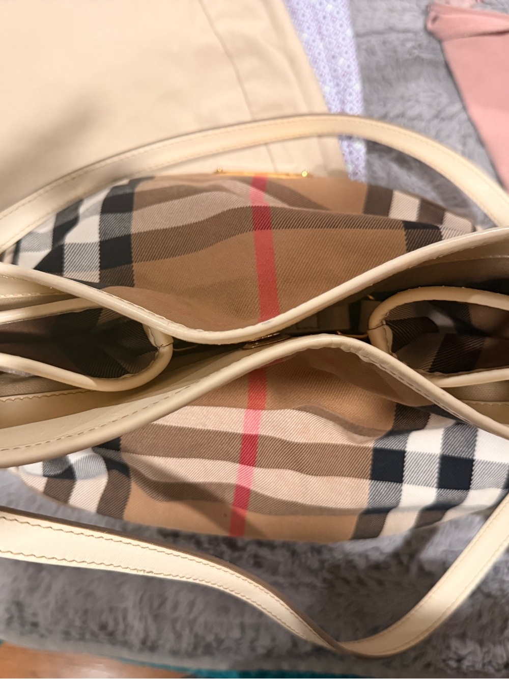 Burberry Beige Plaid Shoulder Bag with Cream Trim - Picture 9 of 10